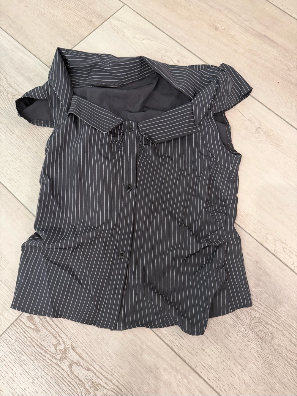 Sleeveless Pinstripe Button-Front Women’s Top - Black